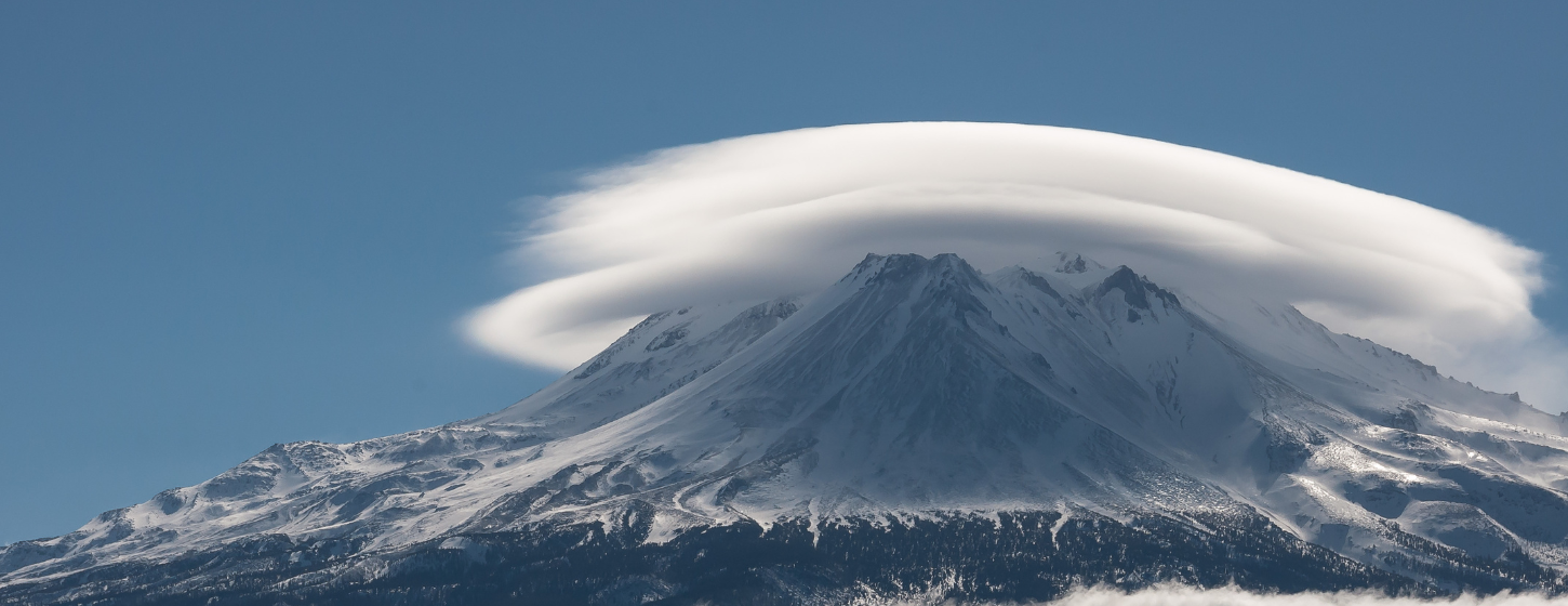 シャスタのレンズ雲